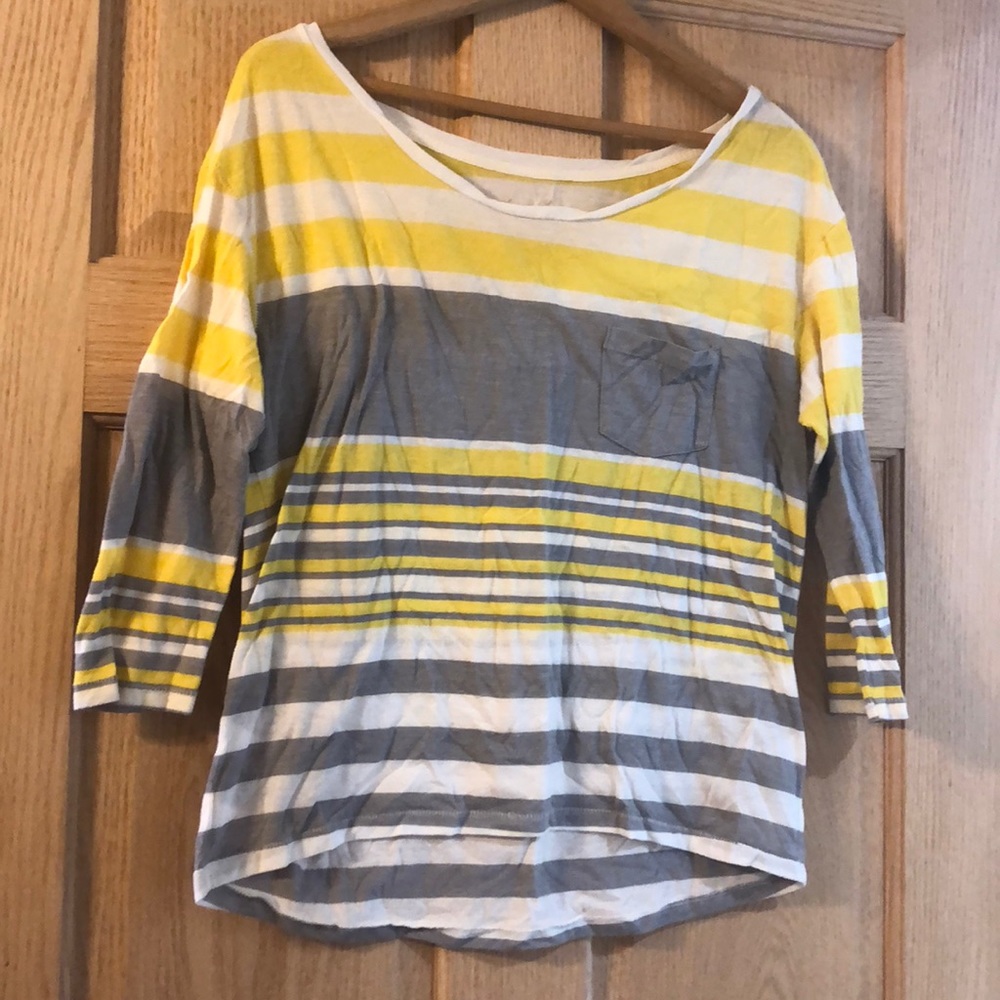 ❄️ AE gray & yellow striped 3/4 sleeve pocket tee